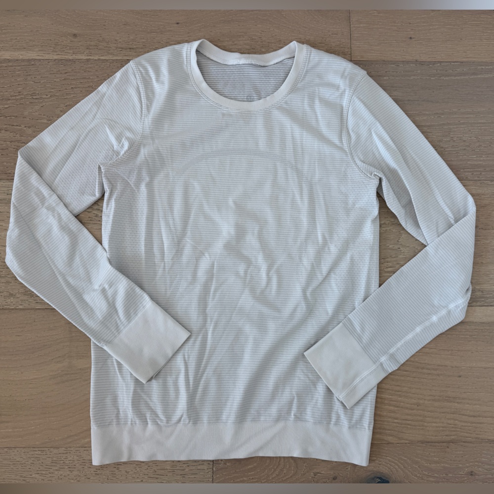 Women's White Lululemon swiftly relaxed long sleeved tee size 4
